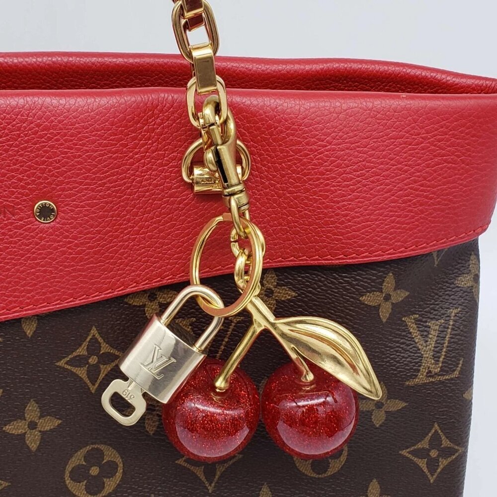 Authentic Louis Vuitton Lock & Key with unbranded Apple Bagcharm, Keycharm
